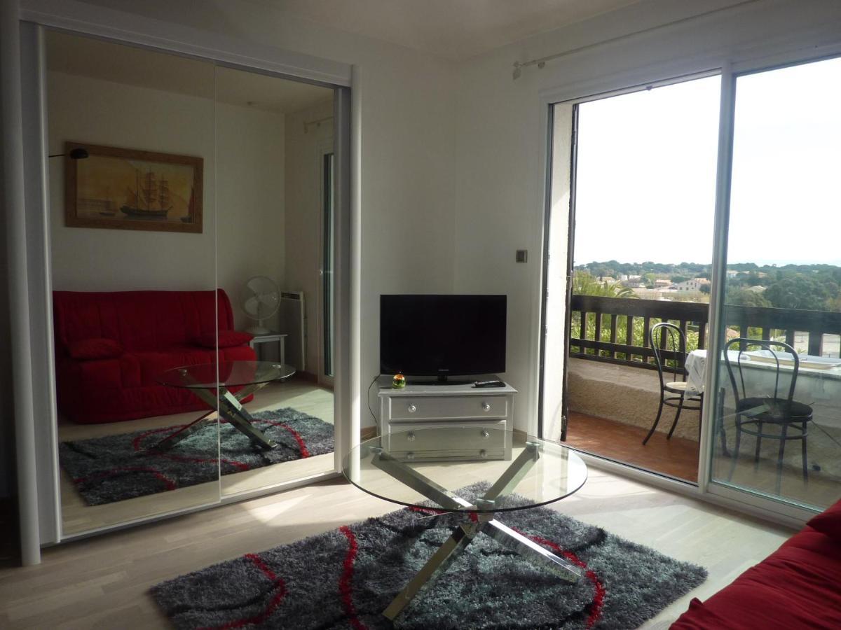 Grand Studio Avec Piscine Presqu'Ile De Giens Hyeres Exterior photo