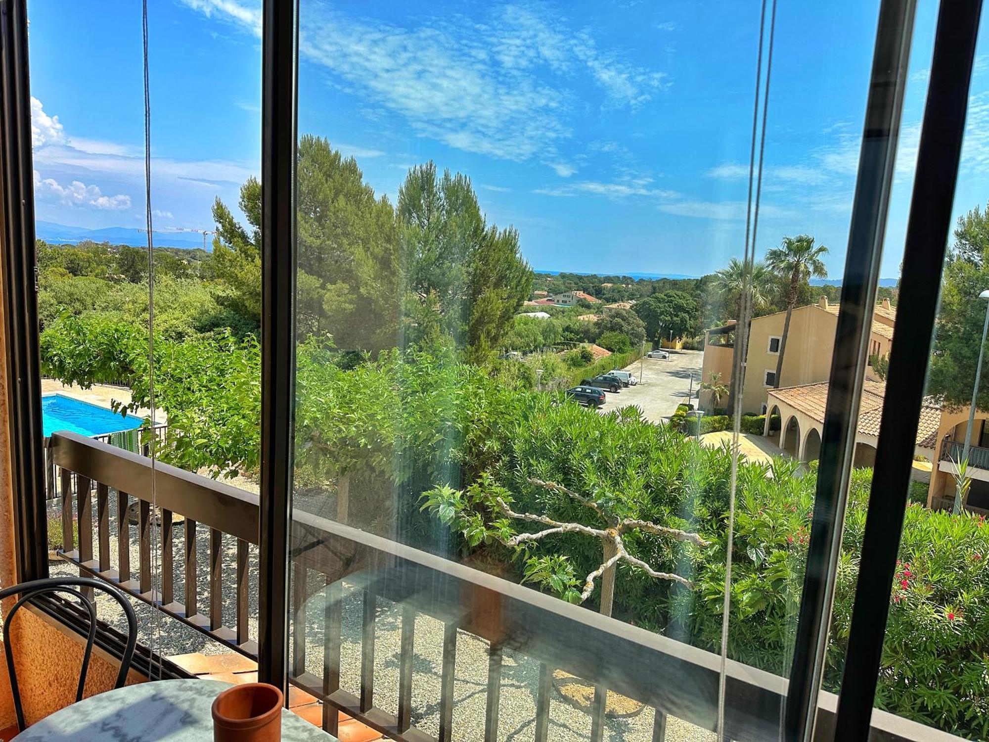 Grand Studio Avec Piscine Presqu'Ile De Giens Hyeres Exterior photo